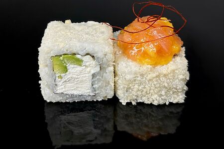 Ролл Лосось-чили-манго