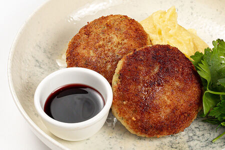 Рыбные котлеты с картофельным пюре