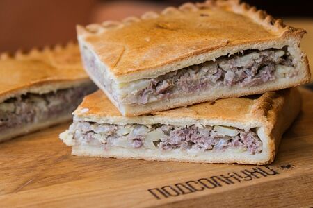 Пирог с картофелем и мясом