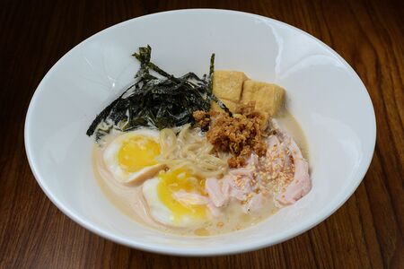 Рамен сырный с курицей