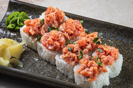 С тунцом спайси