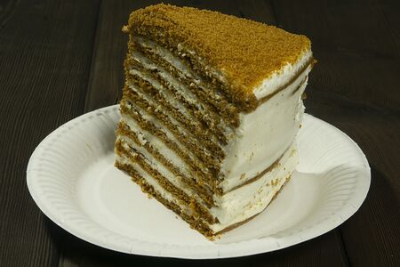 Торт Медовик (кусок)