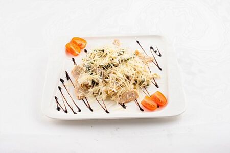 Теплый салат с куриным филе, кенийской фасолью