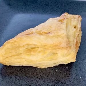 Слойка с курой и грибами