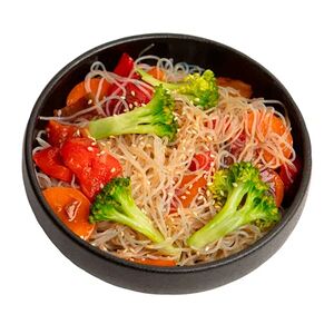 Ֆունչոզայով և բանջարեղենով աղցան