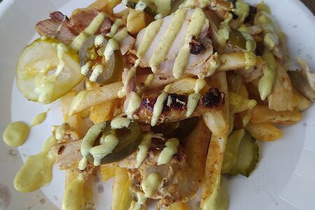 Картофель фри с курицей