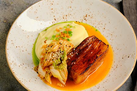 Запечённая свиная грудинка