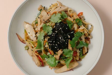 Wok с курицей