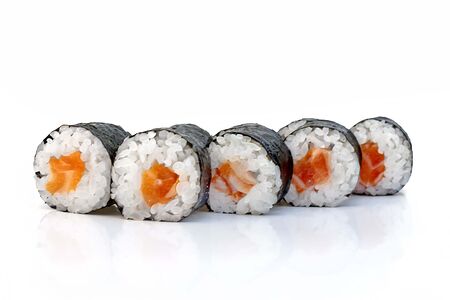 Хосомаки с лососем