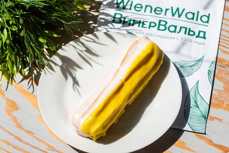 Эклер сырный