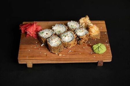 Горячий ролл с креветками