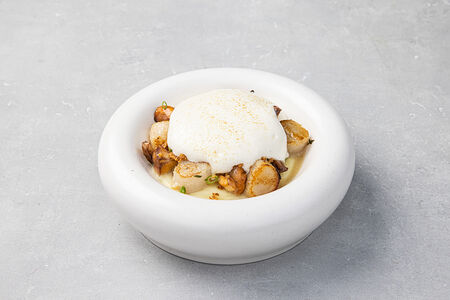 Сахалинский гребешок с картофельным кремом