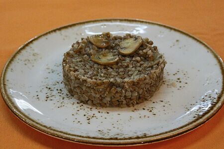 Каша гречневая с луком и грибами