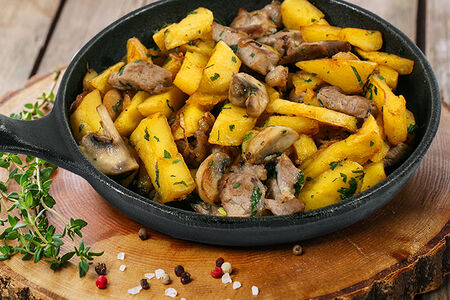 Сковородка со свининой