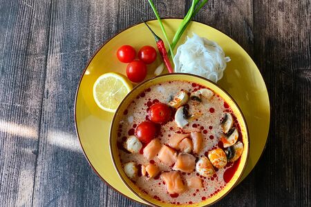 Том Ям с семгой