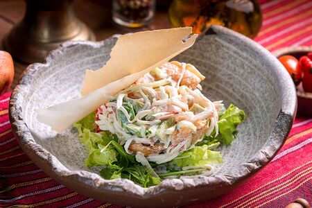 Салат с морепродуктами и авокадо