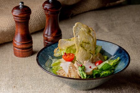 Цезарь с курицей