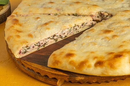 Пирог с сыром и листьями свеклы