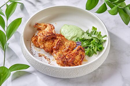 Пряный цыпленок с миксом зелени