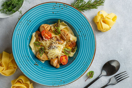 Папарделле с индейкой и белыми грибами