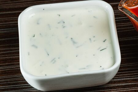 Соус белый сметанно-чесночный
