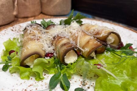 Рулетики из баклажанов