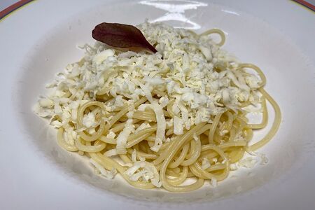 Спагетти с сыром