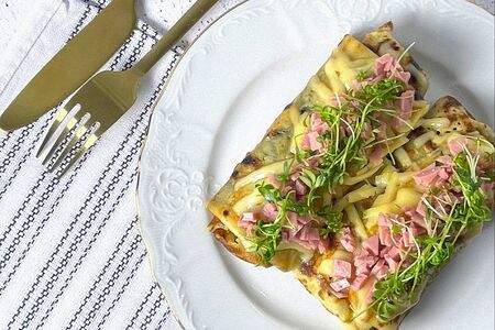 Домашние блины с ветчиной и сыром