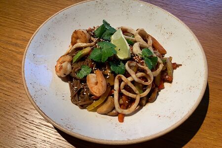 Удон с морепродуктами