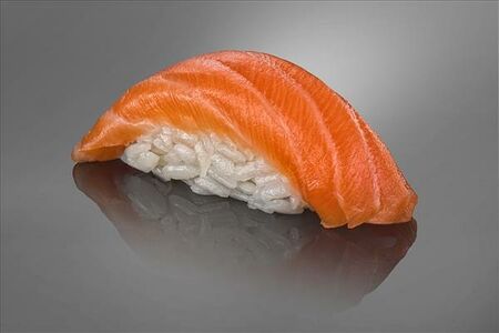 Суши лосось