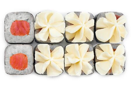 Маки с сыром и копченым лососем