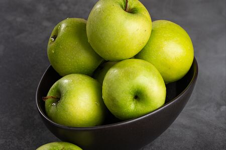 Яблоки Гренни Смит