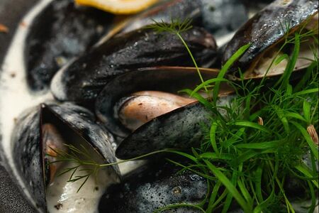 Мидии в сливочно-чесночном соусе