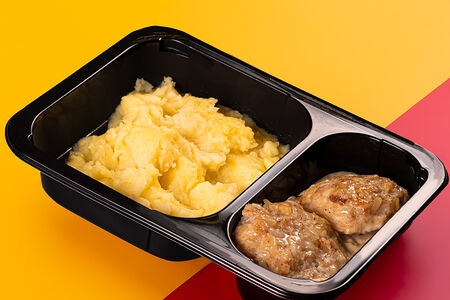 Тефтели с картофельным пюре