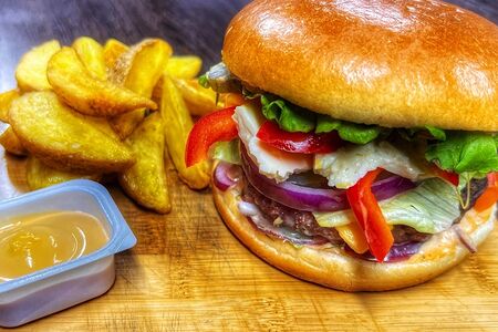 Фирменный М & M