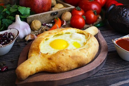 Хачапури по-аджарский классический