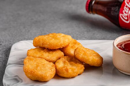 Наггетсы с сырным соусом