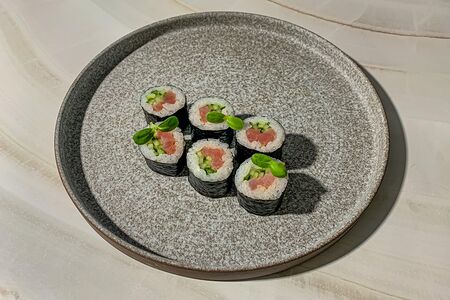 Маки тунец и огурец