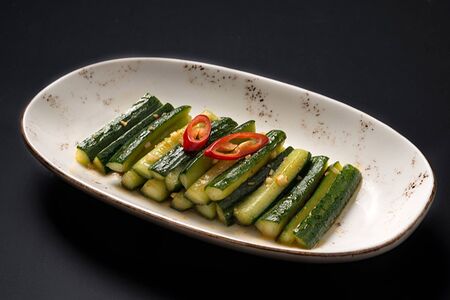 Салат из огурцов с чесноком