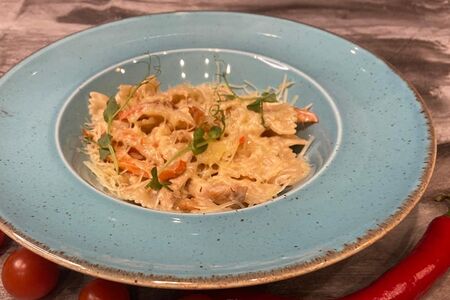 Фарфалле с курицей