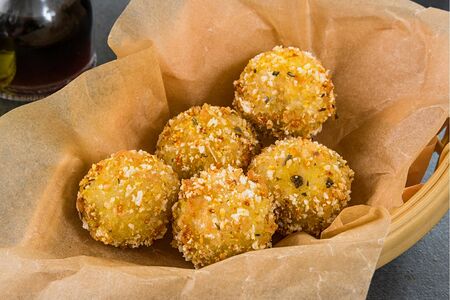 Сырные шарики с беконом