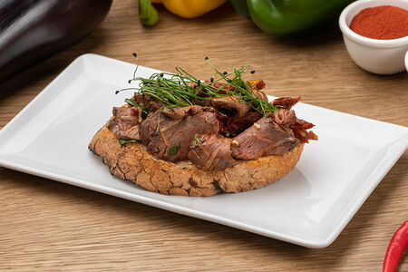 Брускетта с авокадо