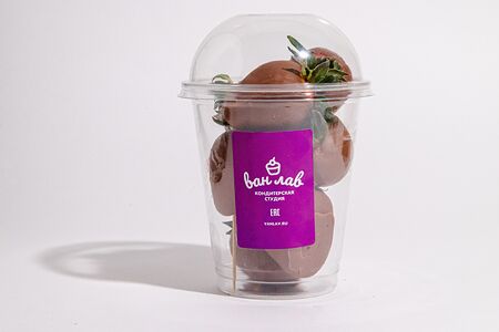 Десерт Клубника в шоколаде