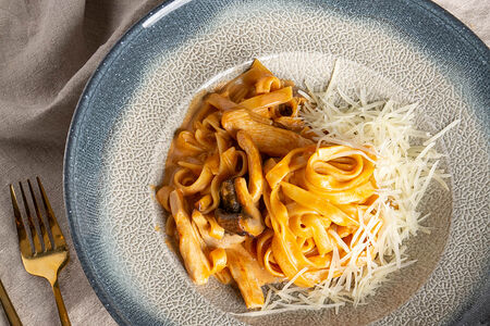 Тальятелле с курицей и грибами