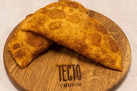 Чебурек с бананом и джемом