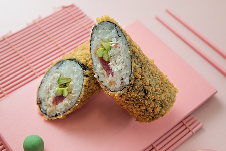 Суширрито в темпуре с тунцом и крабом