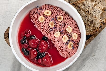 Паштет из индейки с фундуком и вареньем