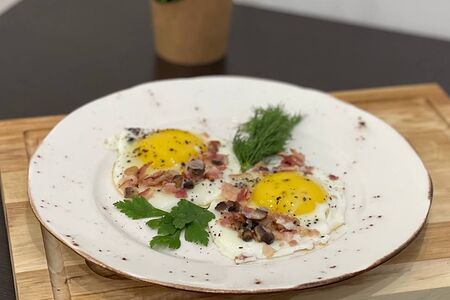 Глазунья из двух яиц