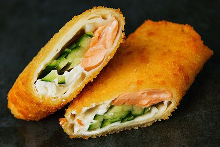 Спринг ролл с лососем