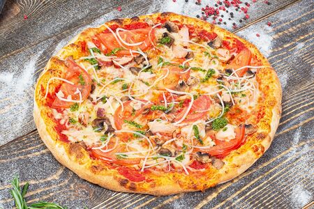 Пицца с курицей и грибами